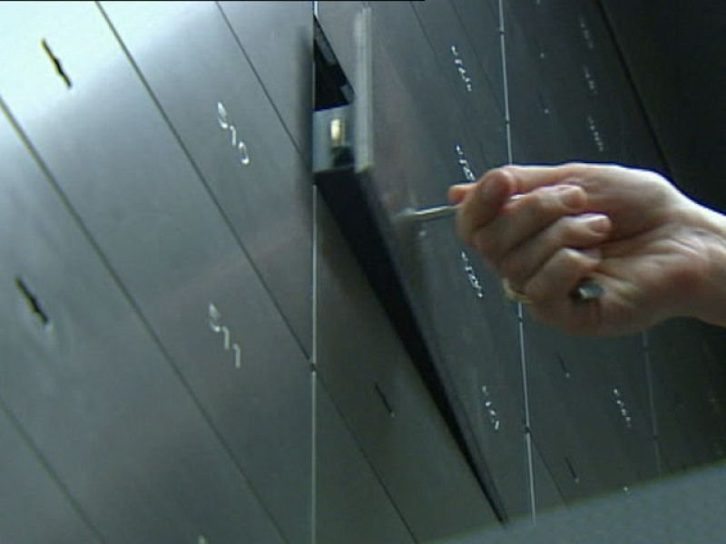 Hacienda investiga unas tres mil cuentas de españoles ocultas en bancos de Suiza