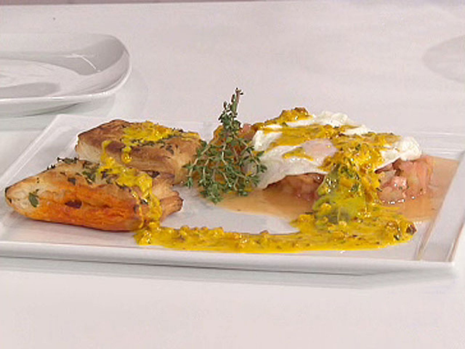 Saber Comer - Huevos fritos con salsa