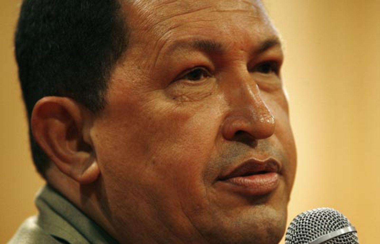 Chávez insulta al secretario general de la Interpol