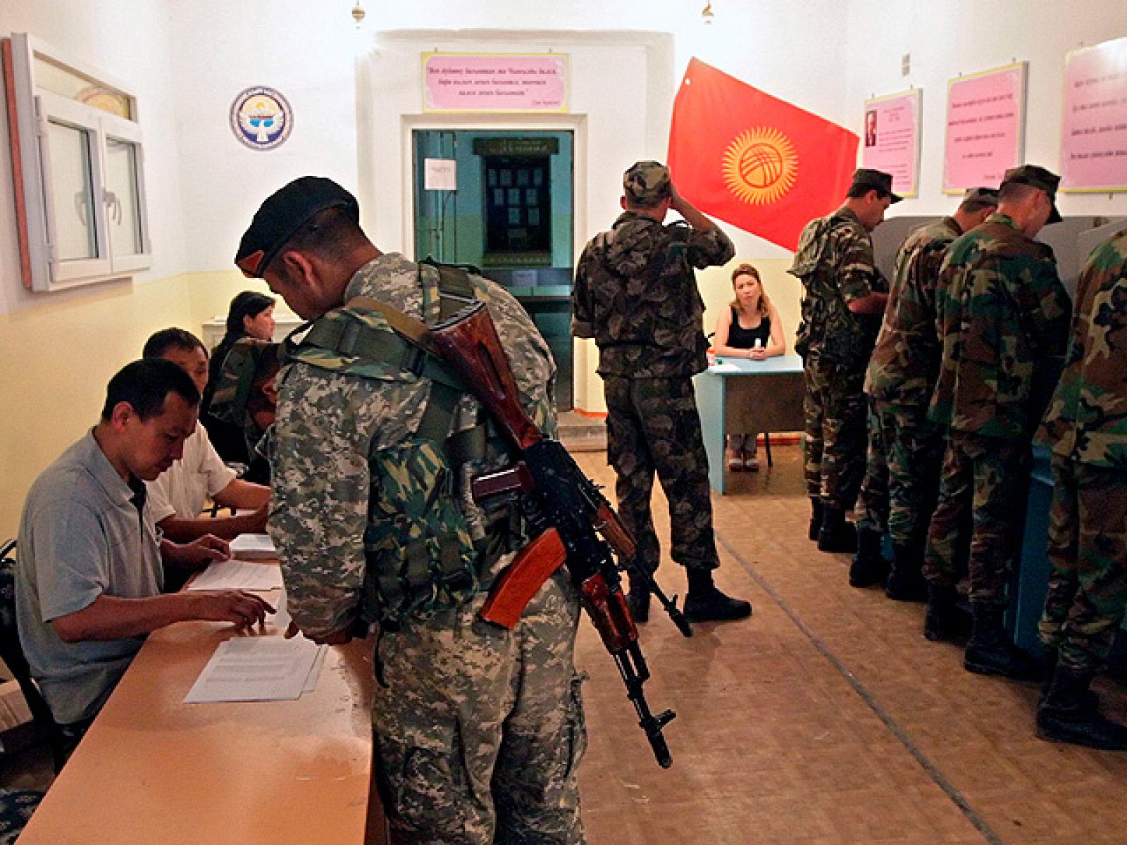 Kirguistán celebra un referéndum