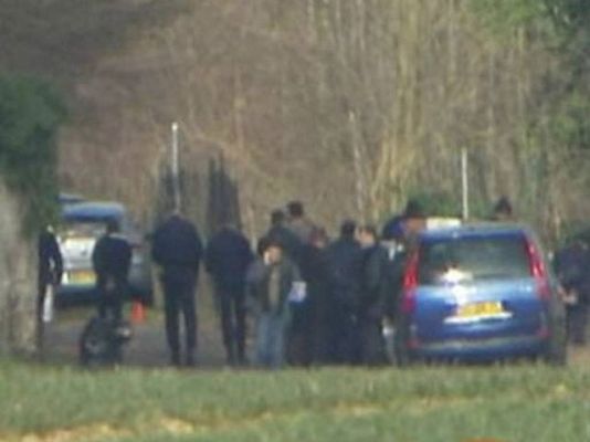  - Localizado en París un coche utilizado por ETA en el asesinato de un policía francés