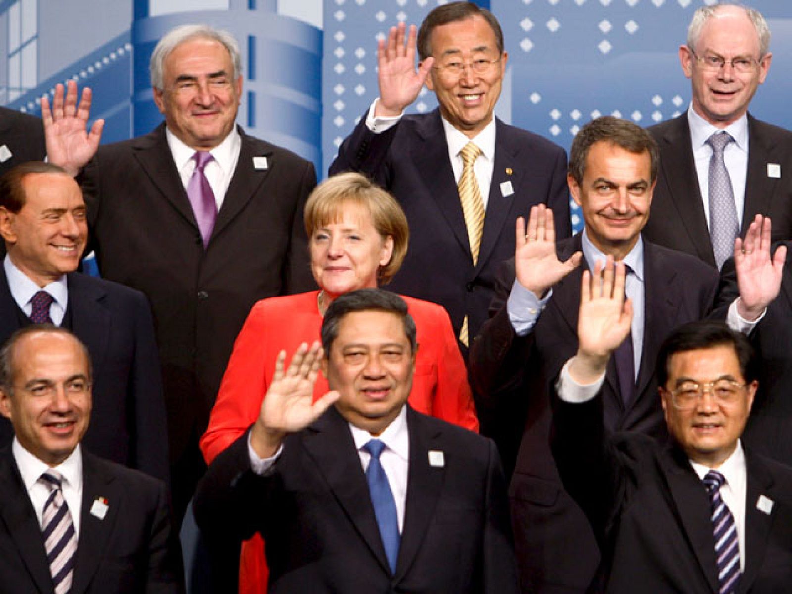 Los líderes del G-20 celebran su jornada de trabajo en Toronto, Canadá. La reunión estaba pensada para unir criterios y estrategias contra la crisis financiera