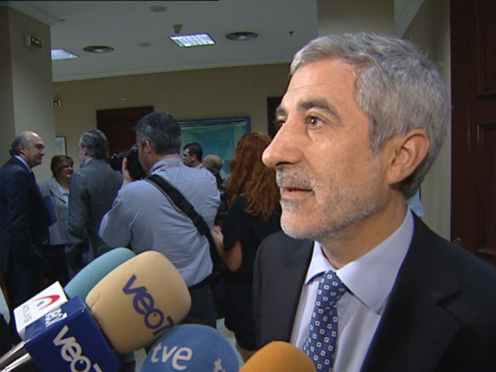 División de opiniones entre los partidos políticos sobre la sentencia del estatut | Ver