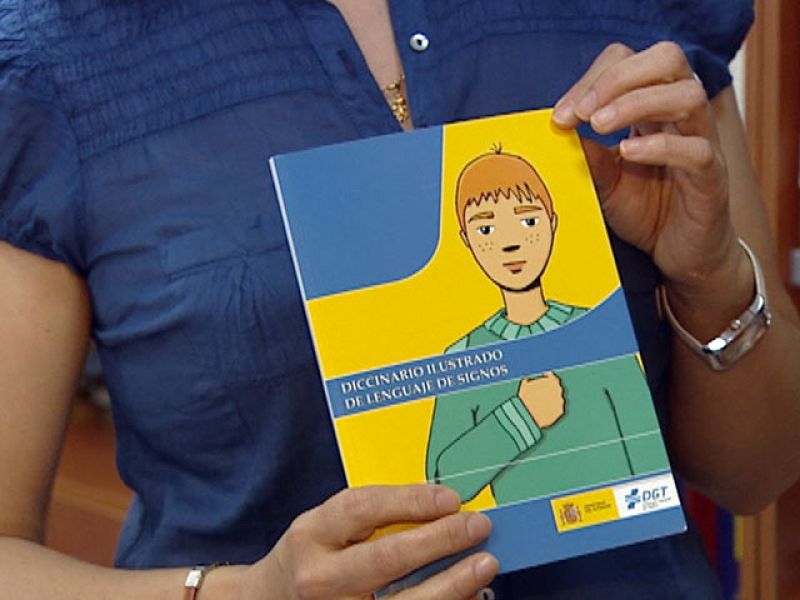 Los sordos se han quedado sin ayuda para hacer el examen teórico del carnet de conducir | Ver