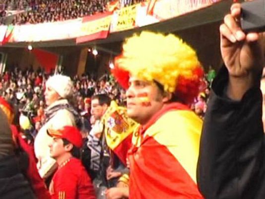  - La 'marea roja' disfruta con España