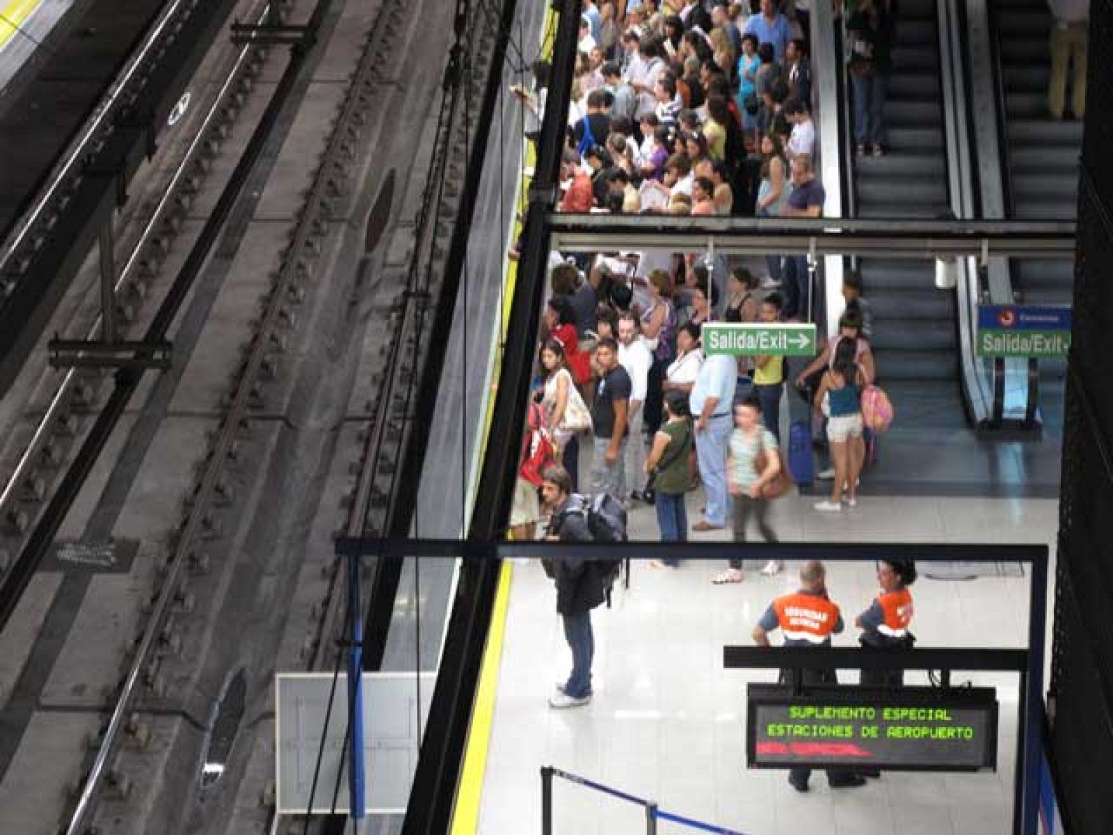 Tranquilidad en el metro gracias a los servicios mínimos | Ver