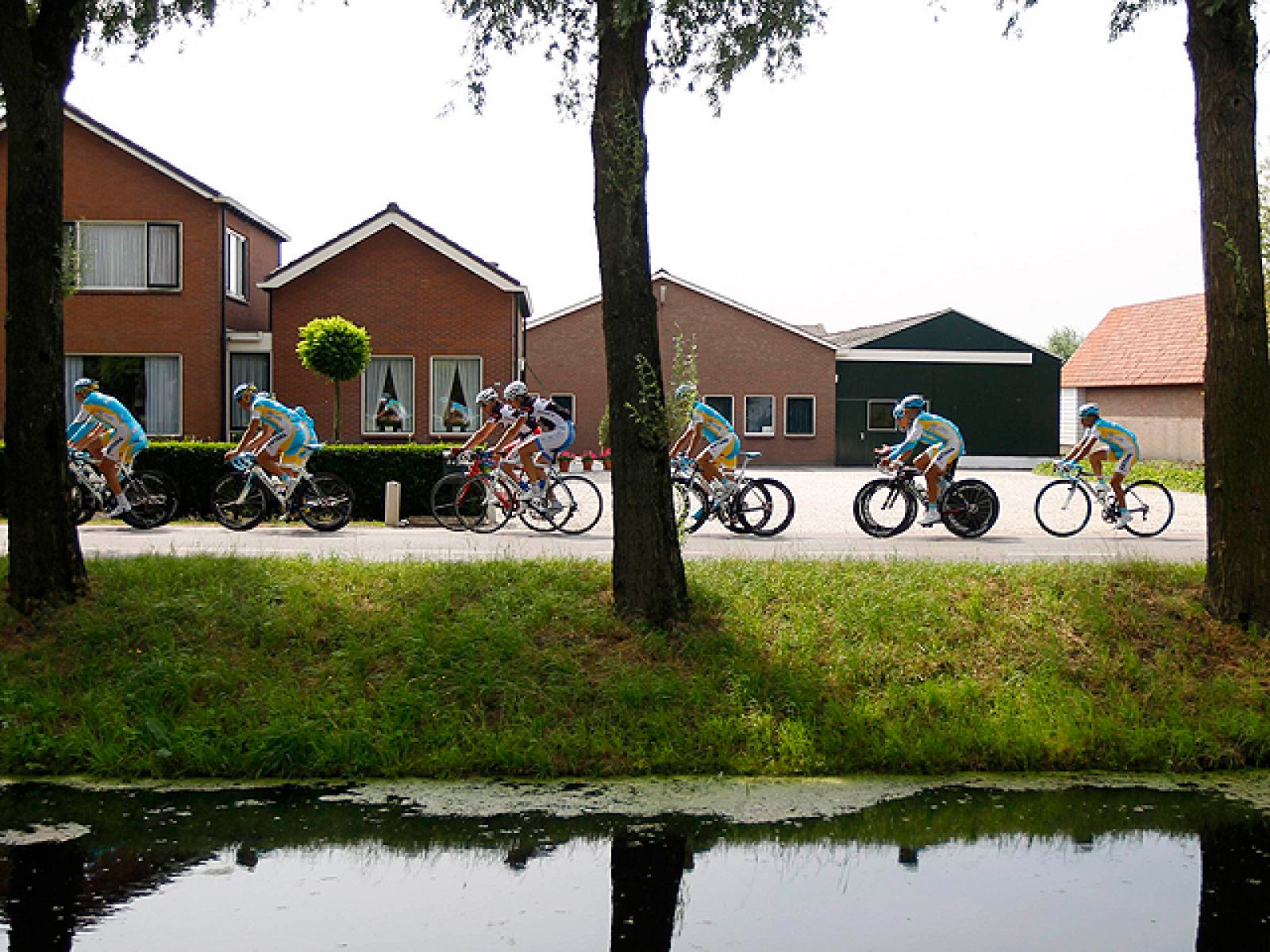 La 'fiebre amarilla' del Tour tiñe Rotterdam | Ver