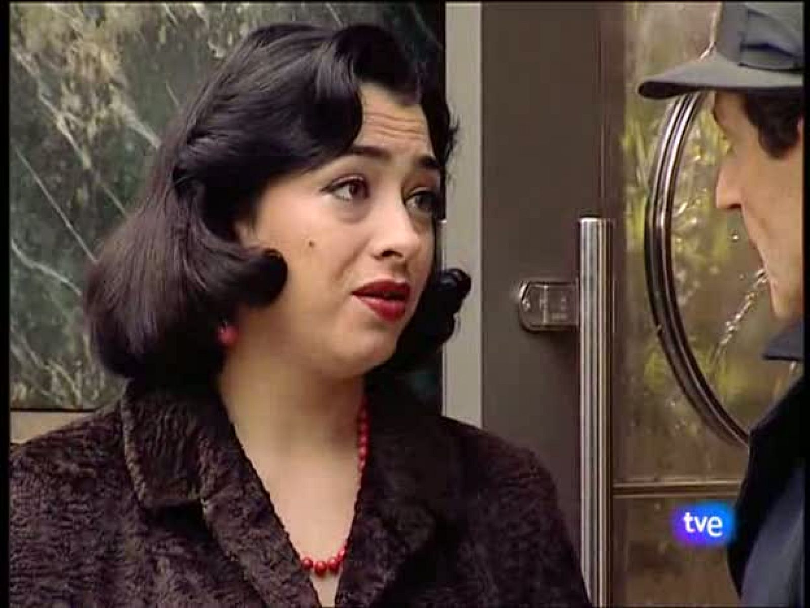 Amar en tiempos revueltos - Cap. 212