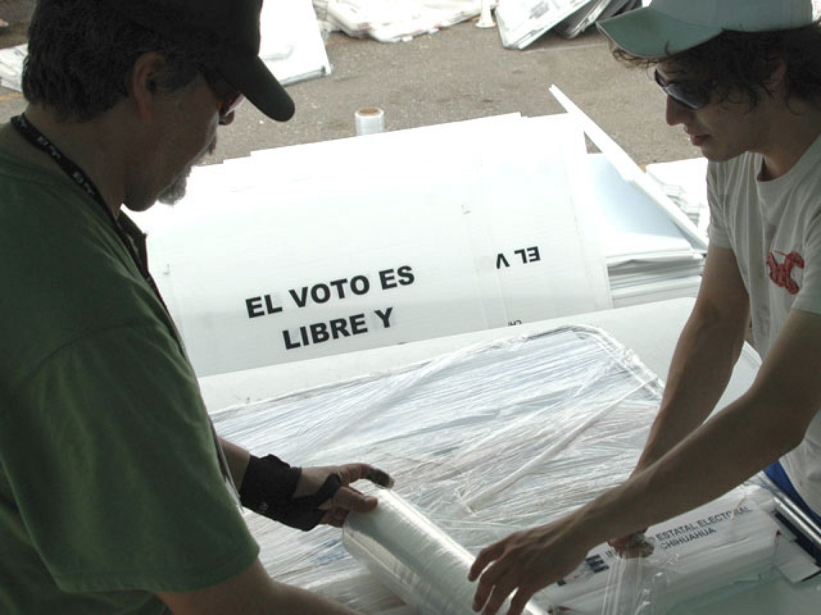 México elige gobiernos para un tercio del país bajo la sombra del narco