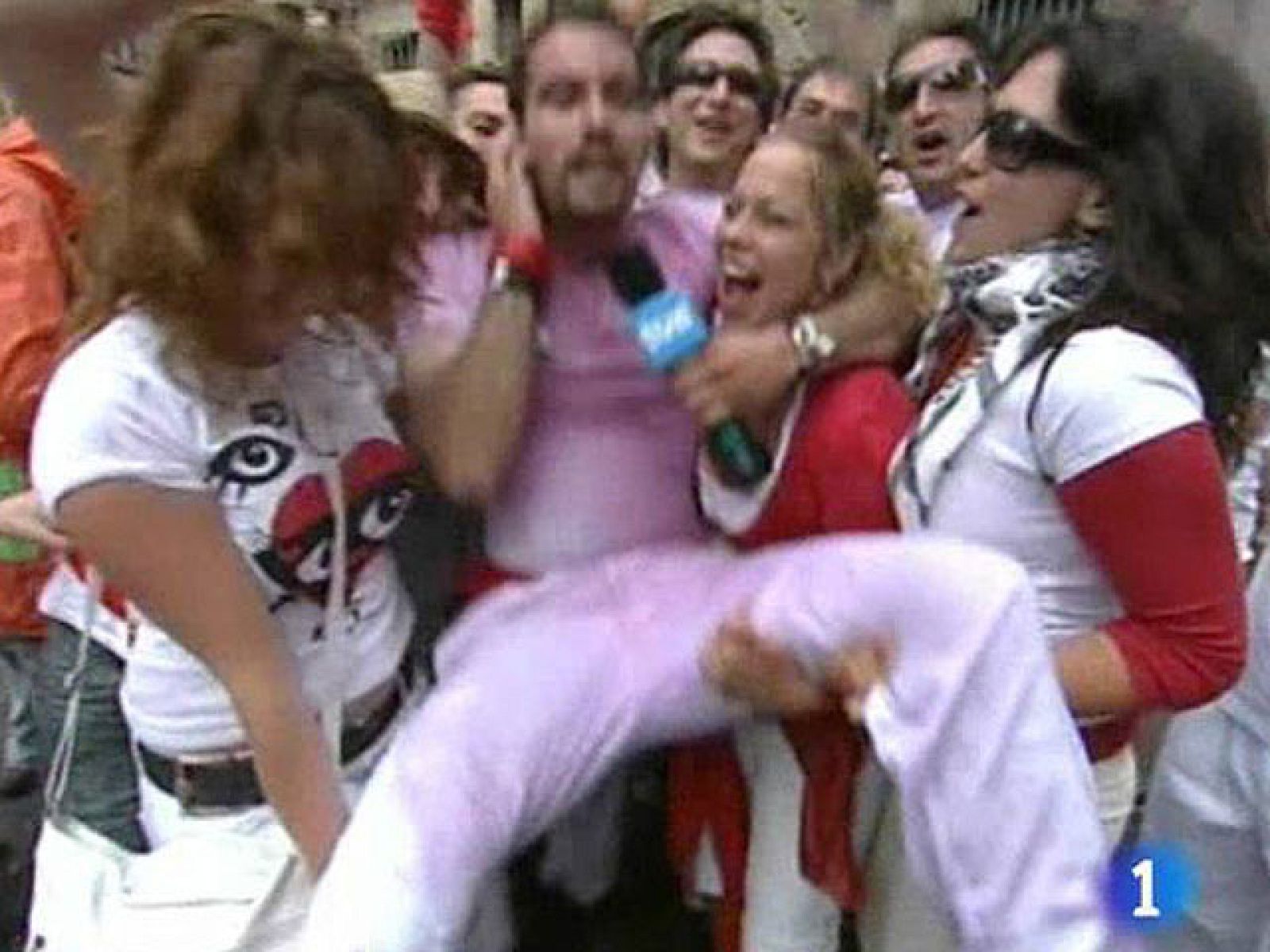 ¿Qué obstáculos encuentran los reporteros de TVE para informar desde los San Fermines?