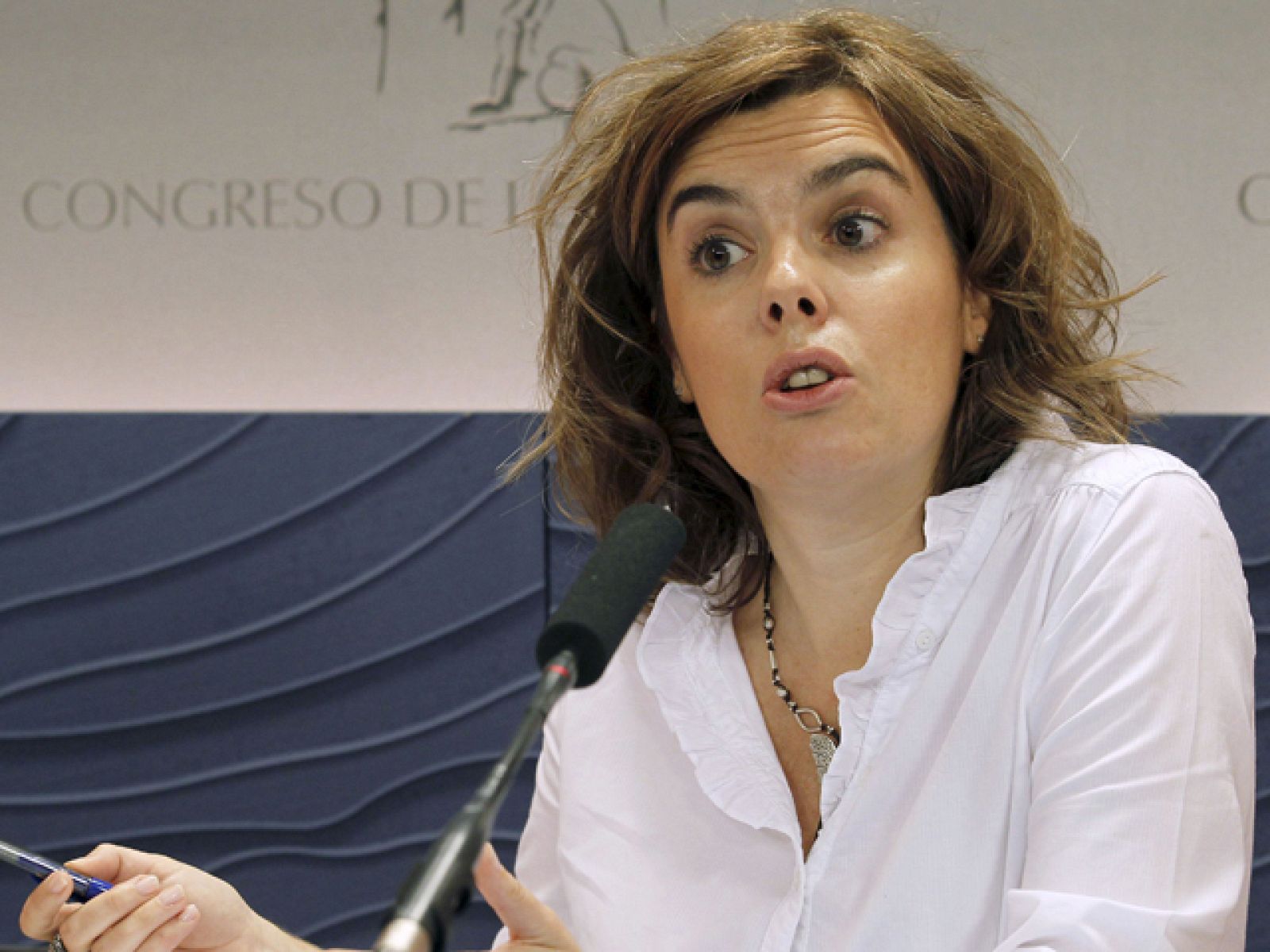 Soraya Saénz de Santamaría y Bibiana Aído se posicionan respecto a la decisión del Gobierno de Murcia