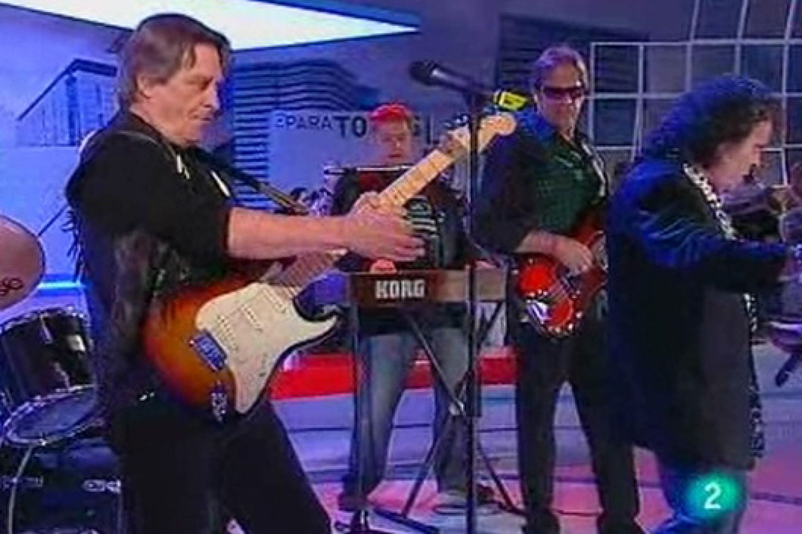 Actuación musical: Los salvajes