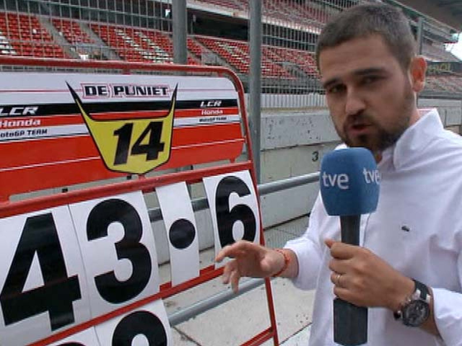 Te enseñamos a descifrar las pizarras de MotoGP, donde los pilotos reciben las instrucciones de equipo.