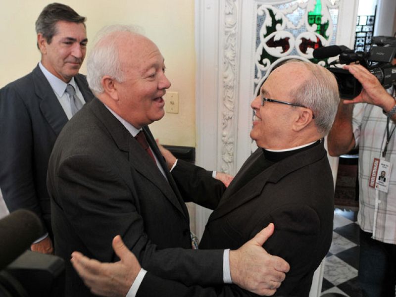 Miguel Ángel Moratinos se reúne con el cardenal cubano Jaime Ortega