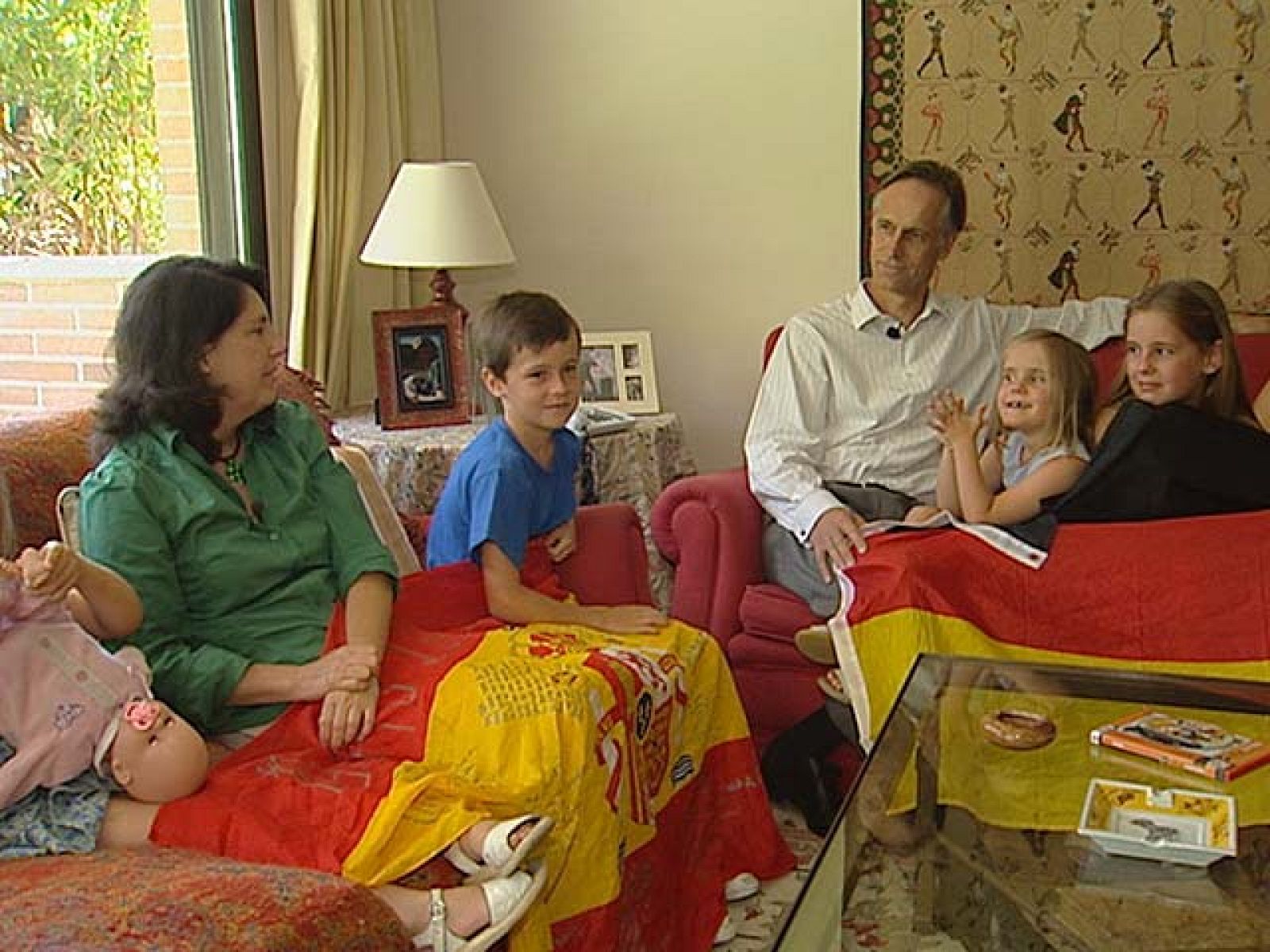 Una familia de Madrid verá las semifinales del Mundial de Sudáfrica con el corazón dividido | Ver