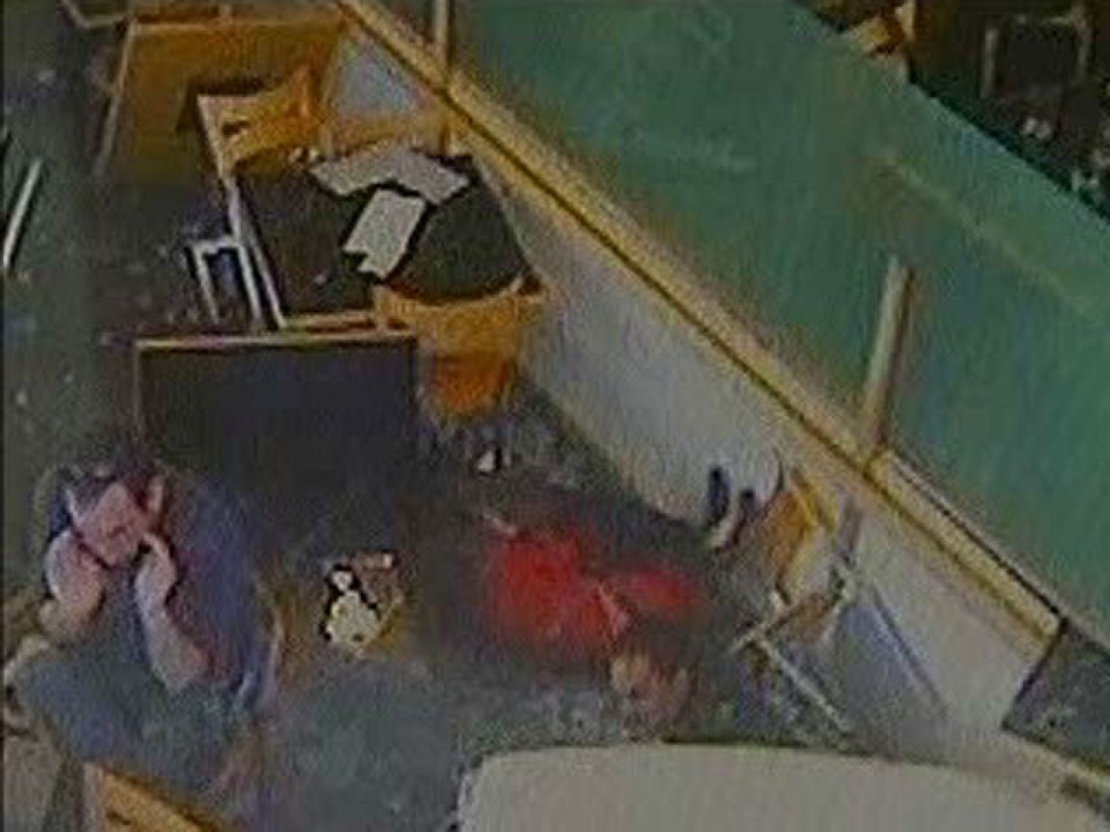 Un coche embiste a los clientes de un restaurante de Australia