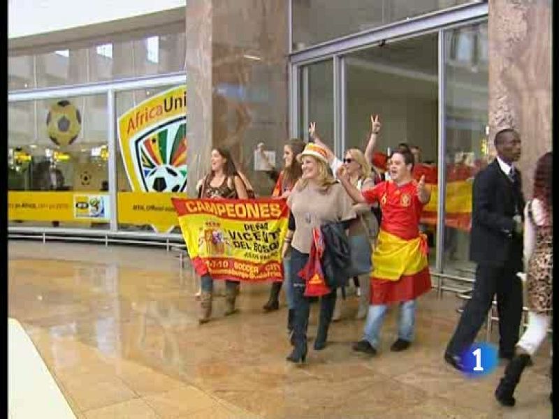 La "marea roja" invoca a Alfredo Landa | Ver