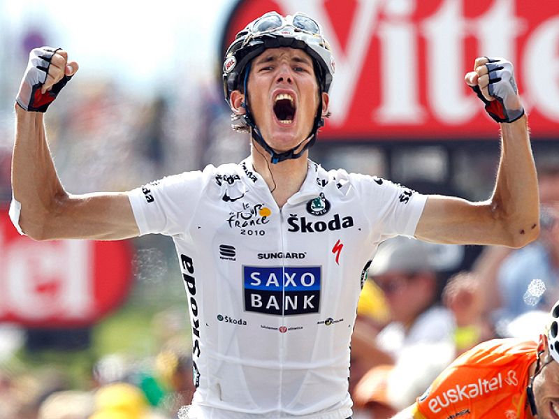 Schleck muestra su poderío en la primera etapa alpina