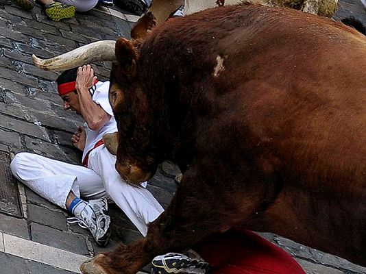 San Fermín - Veloz y peligroso séptimo encierro