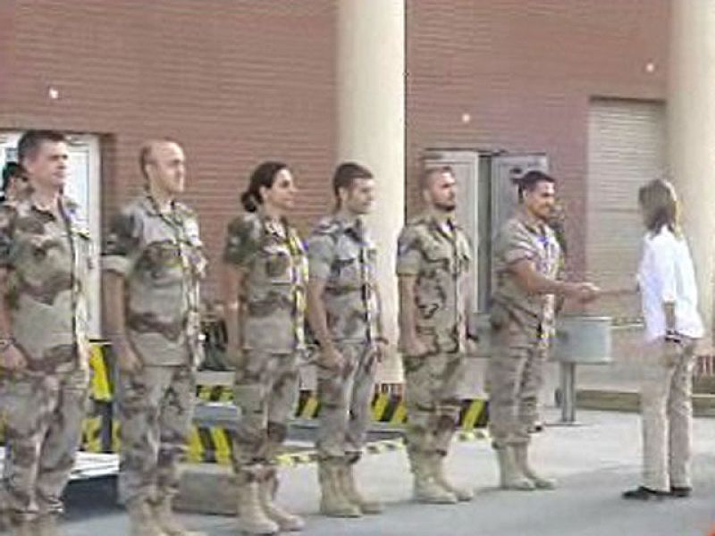 Chacón visita a las tropas españoles en Afganistán y se reune con Petraeus