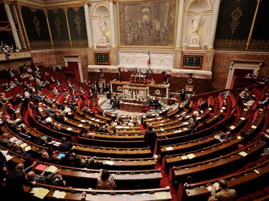  - Francia prohibe el velo integral