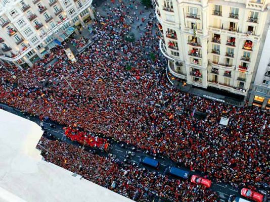  - Recibimiento multitudinario