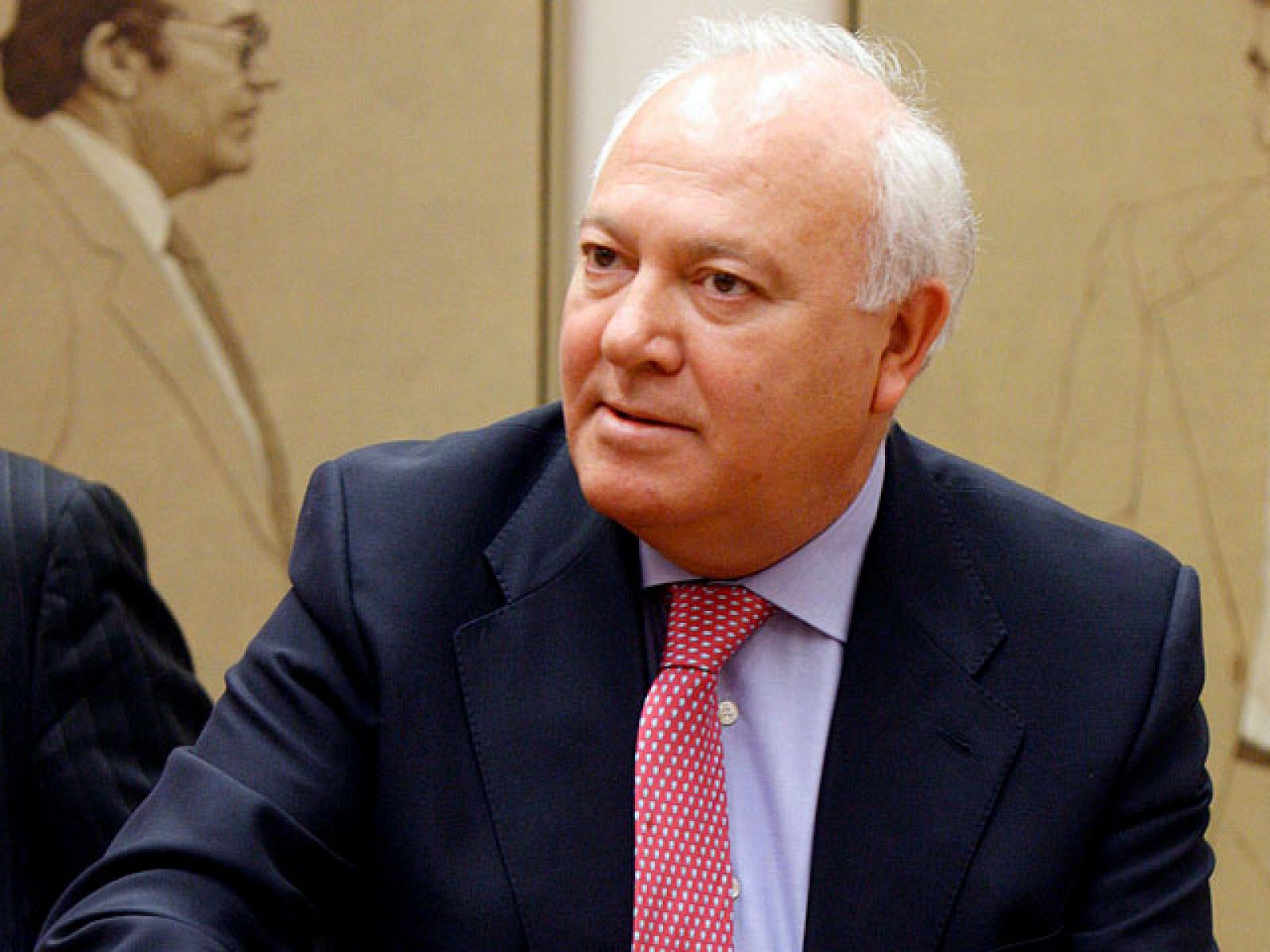 Moratinos pedirá en Bruselas que la UE modifique su política común hacia Cuba | Ver