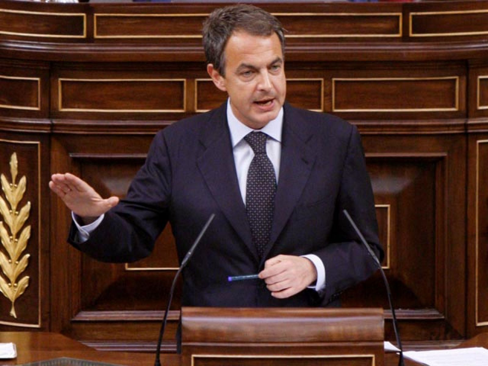 Zapatero: 'Voy a tomar las decisiones que España necesite aunque esas decisiones sean difíciles' | Ver