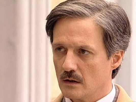 Amar en tiempos revueltos - Estela revela la verdad sobre Rosa