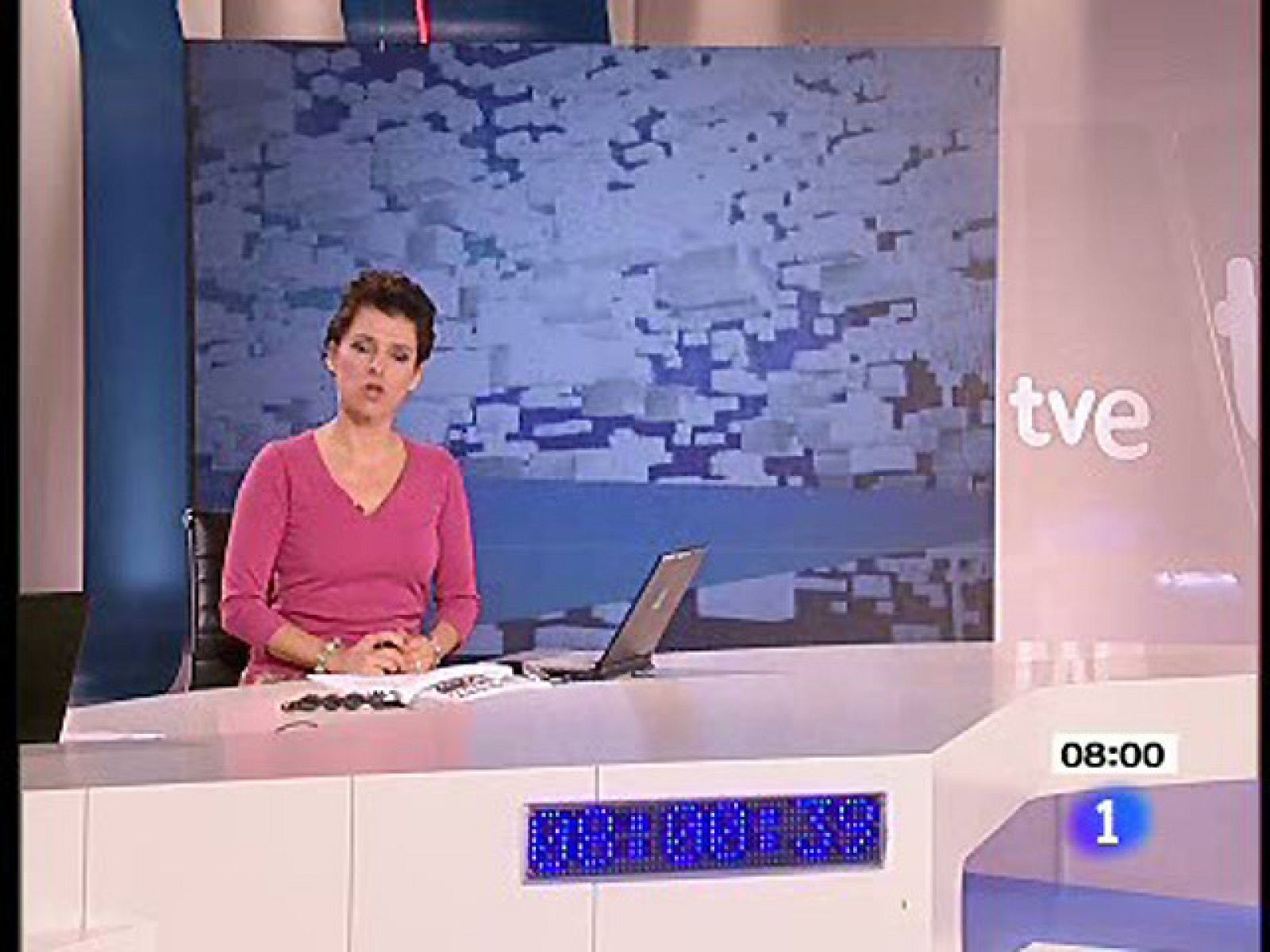 Telediario matinal en cuatro minutos - 15/07/10 | Ver