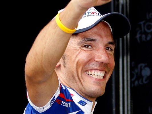 Tour de Francia - Lluvia de abrazos para 'Purito'