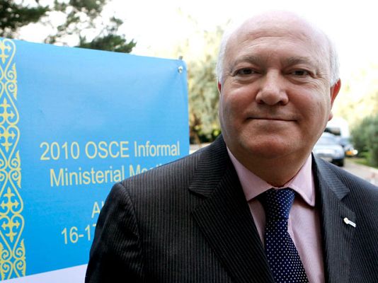  - Moratinos anuncia la llegada de otros nueve presos cubanos
