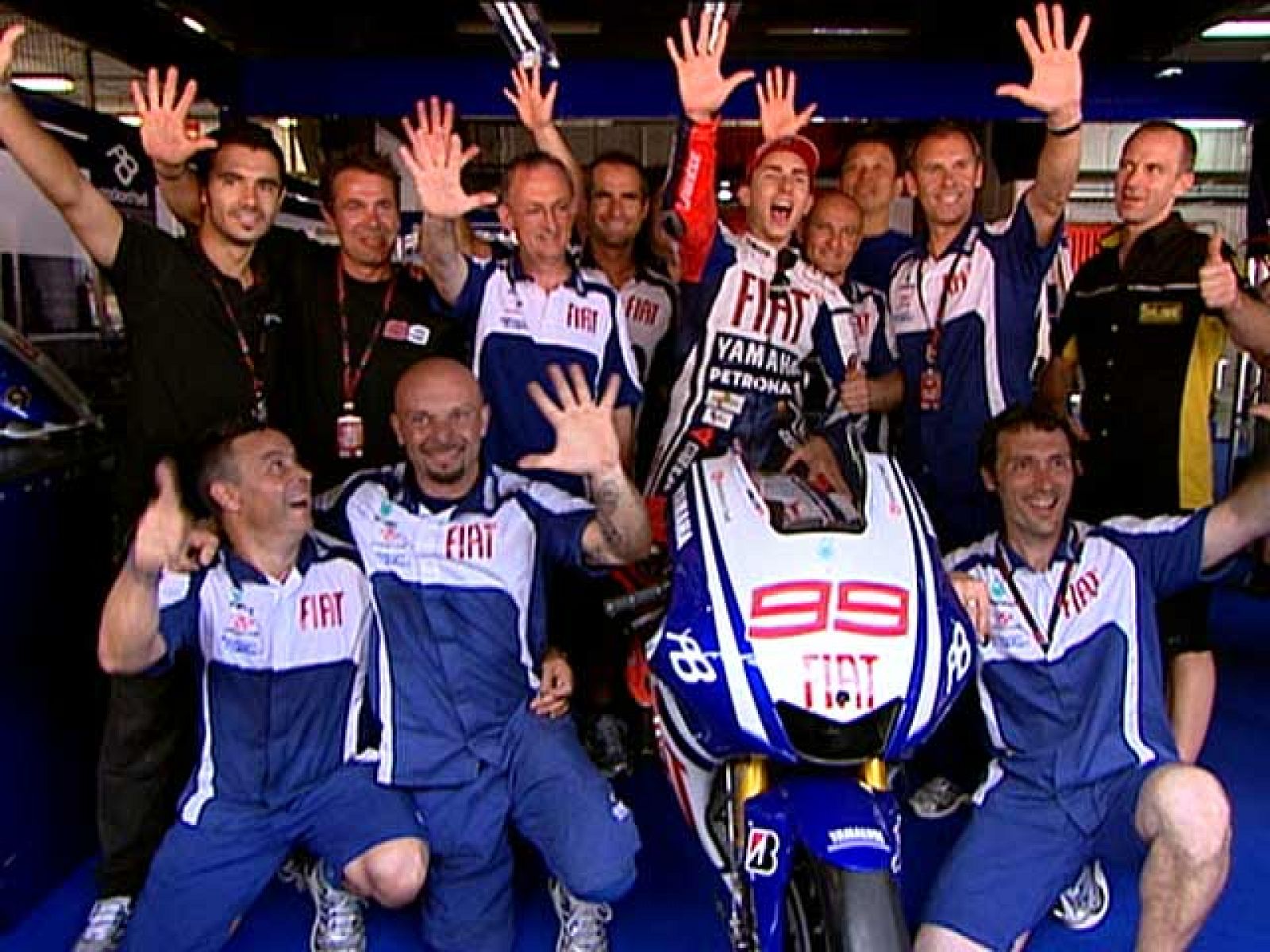 Los miembros del equipo de Jorge Lorenzo hablan de él y de su evolución en su tercera temporada en MotoGP.