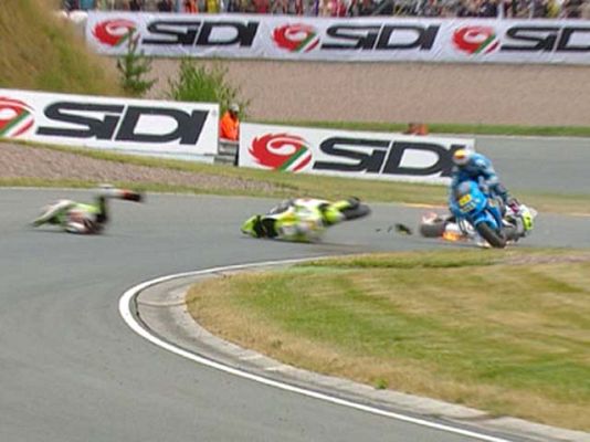  - Caída triple en MotoGP