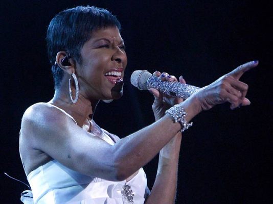  - Natalie Cole homenajea a su padre
