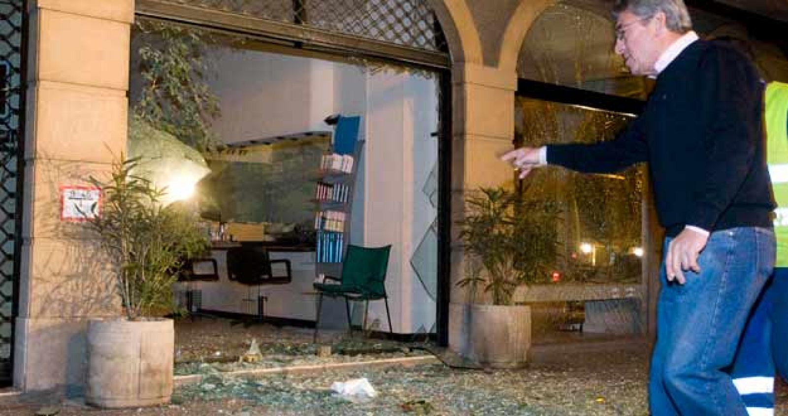 Primeras imágenes del atentado en el puerto de Getxo | Ver