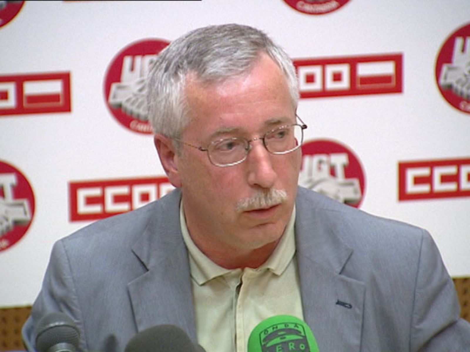 Los sindicatos han pedido explicaciones en referencia al caso de los controladores | Ver