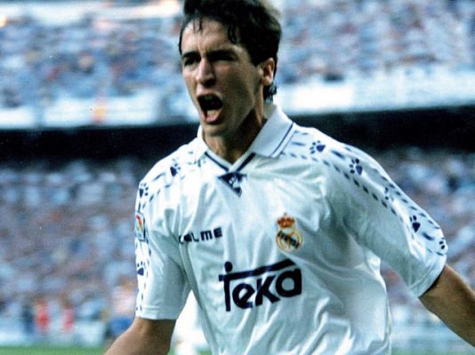 Deportes en el Archivo de RTVE - Raúl decide el clásico con dos golazos