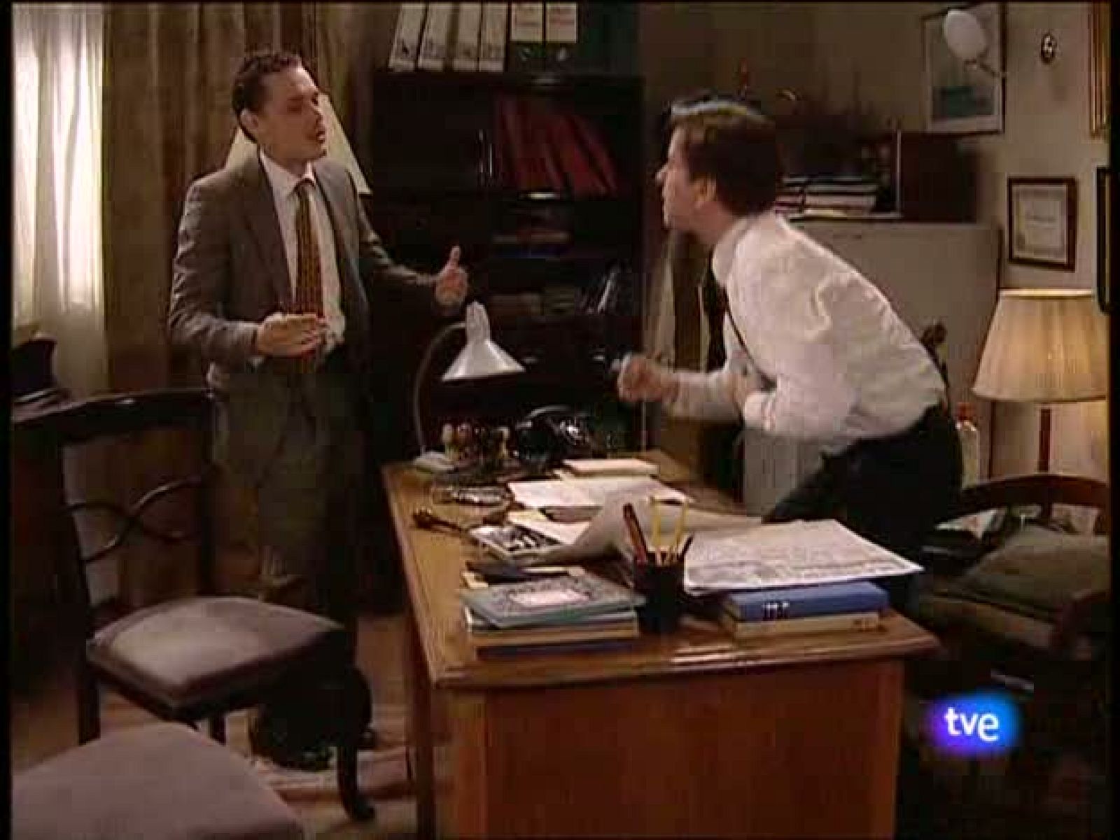 Amar en tiempos revueltos - Cap. 225