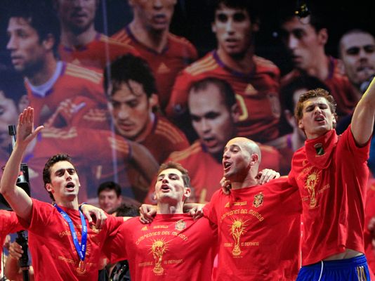  - Fútbol y baloncesto en la cima