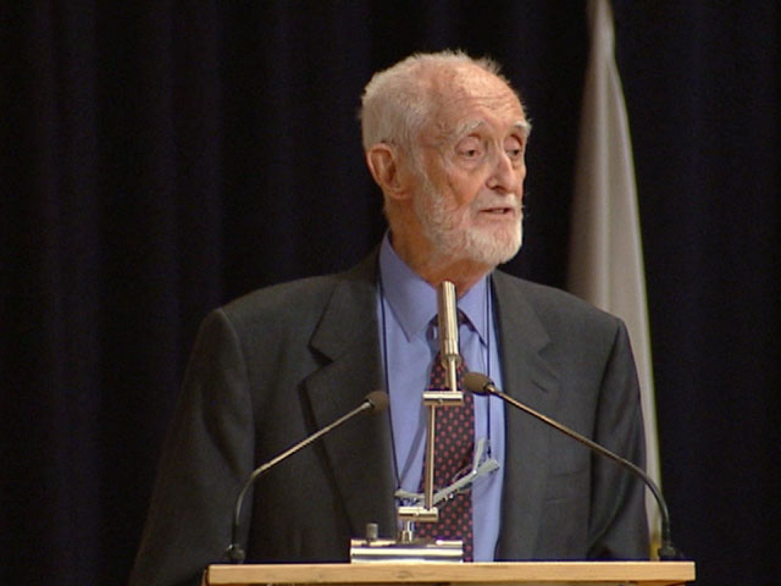 José Luis Sampedro ha recibido el Premio Internacional Menéndez Pelayo | Ver