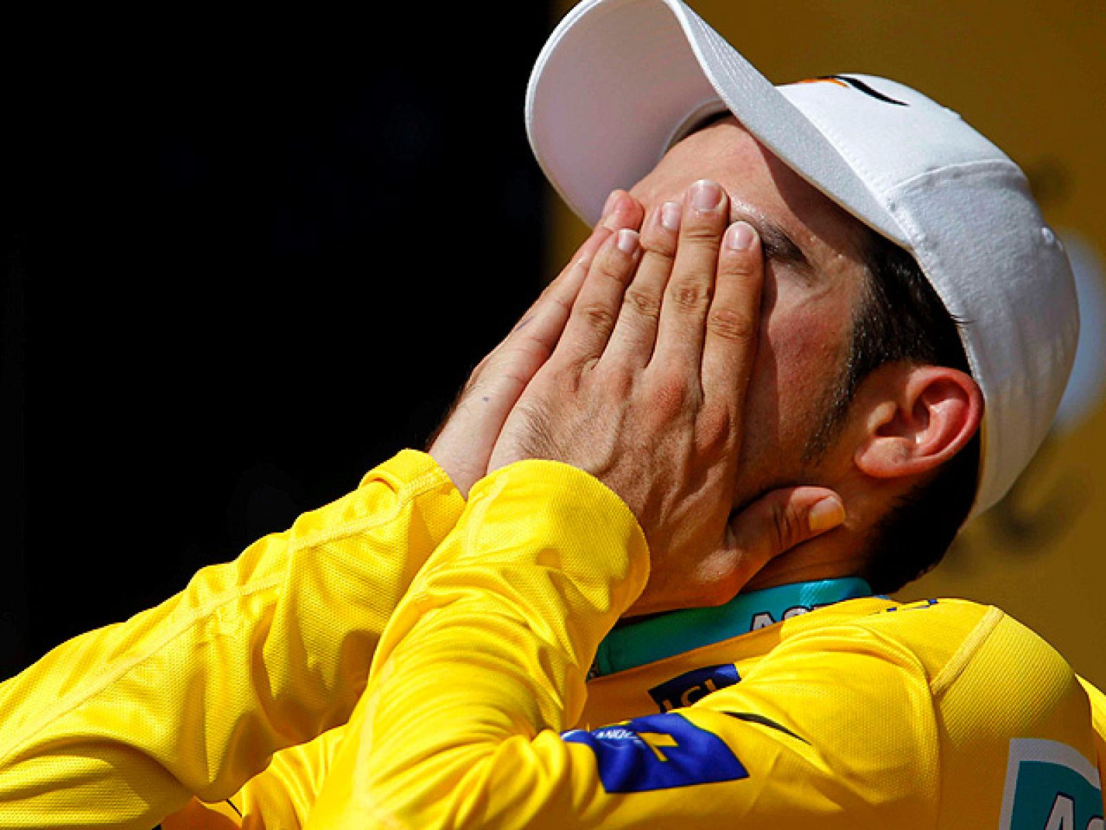 El virtual ganador del Tour 2010 se ha mostrado muy emocionado a su llegada a la meta en Pauillac y ha roto en lágrimas, al recordar el "gran trabajo" que ha hecho "para llegar hasta aquí". Respecto a la etapa, ha indicado que había llegado "a dar po