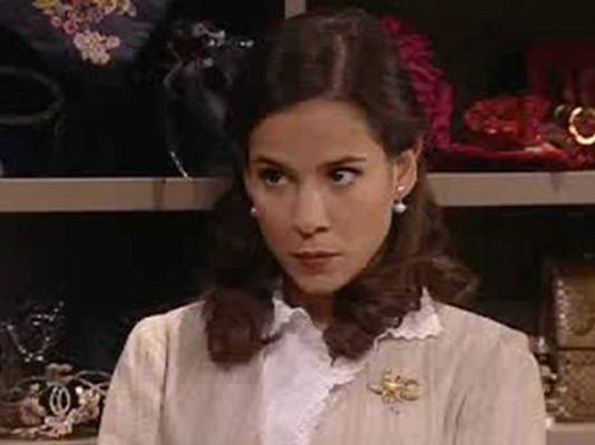 Amar en tiempos revueltos - Manolita, pillada por Teresa