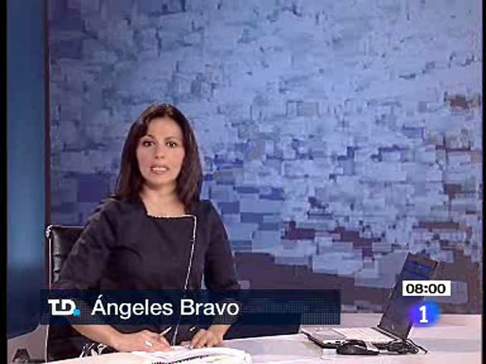 Telediario matinal en cuatro minutos - 27/07/10 | Ver