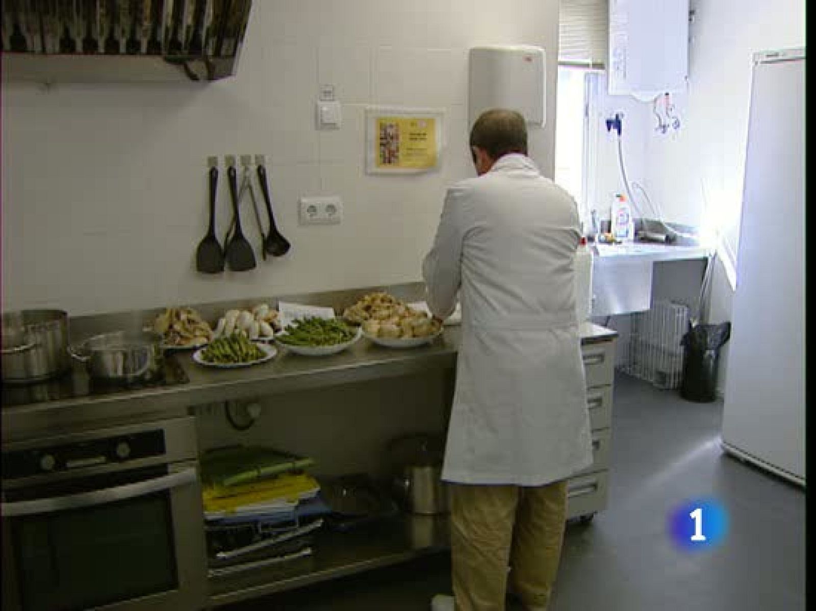 Cada año llegan al Centro Nacional de Alimentación unas 2.500 muestras de productos para ser analizados - Ciencia y tecnología en Rtve.es | Ver