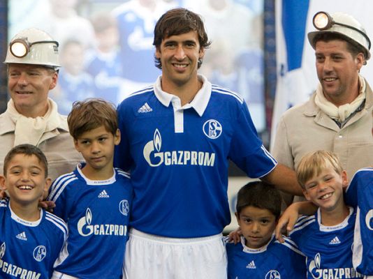  - Raúl se presenta con el Schalke 04