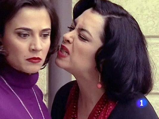 Amar en tiempos revueltos - Dos mujeres y un destino