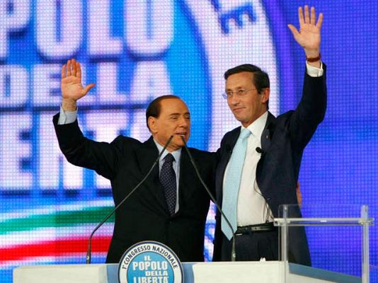  - Ruptura entre Berlusconi y Fini