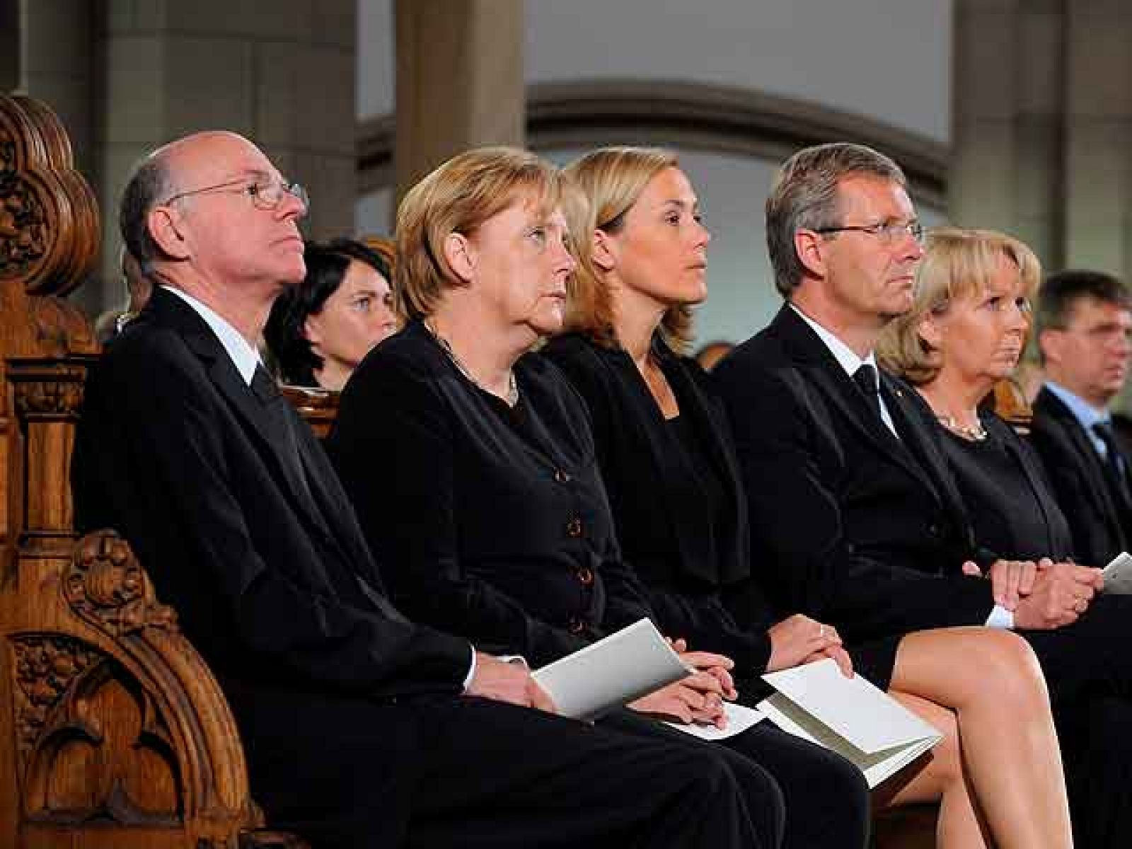 Las máximas autoridades de Alemania han asistido en la iglesia del Salvador de Duisburgo a un funeral ecuménico en memoria de las víctimas de la Love Parade