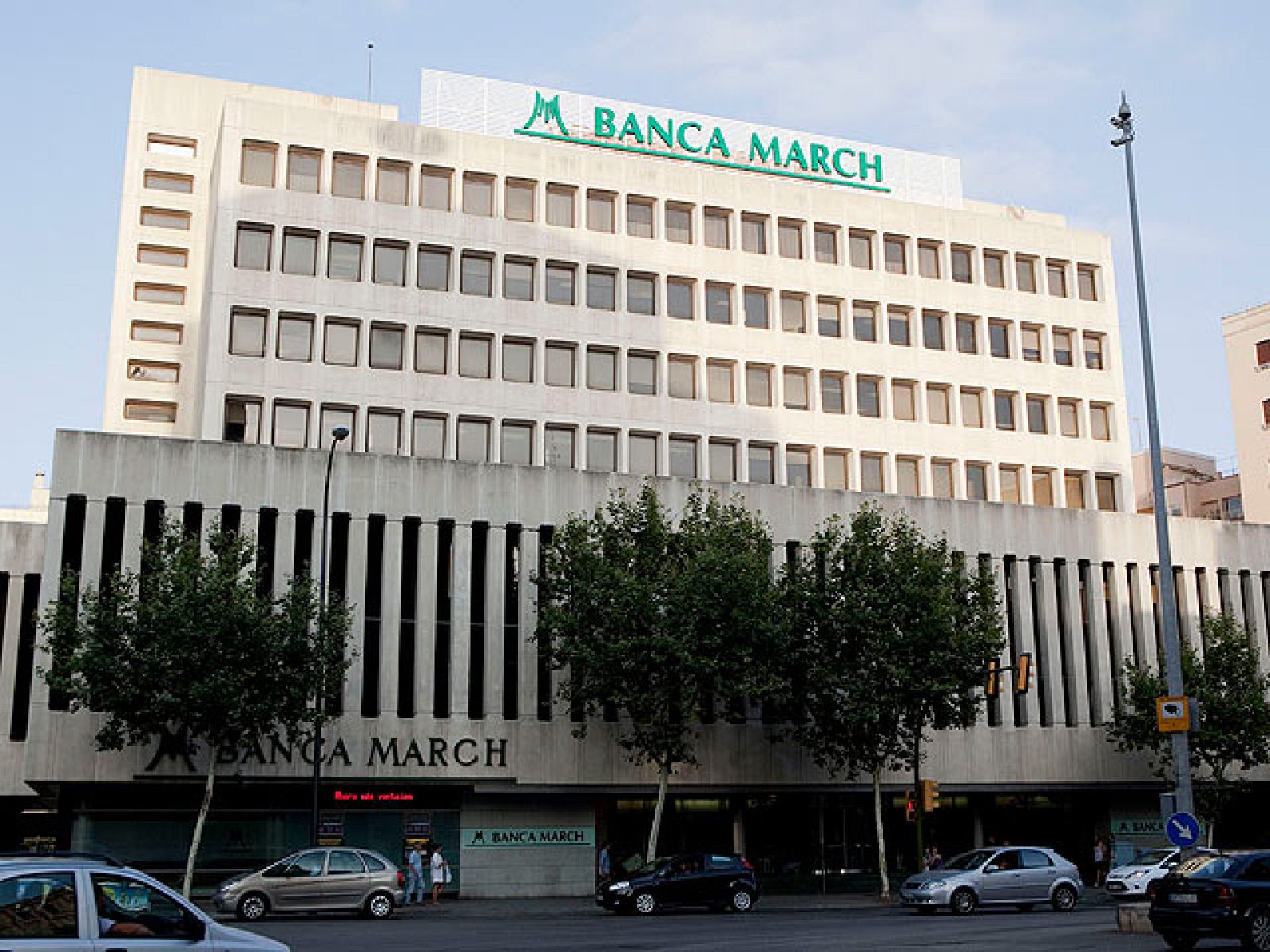 Informe Semanal: La banca aprueba el examen